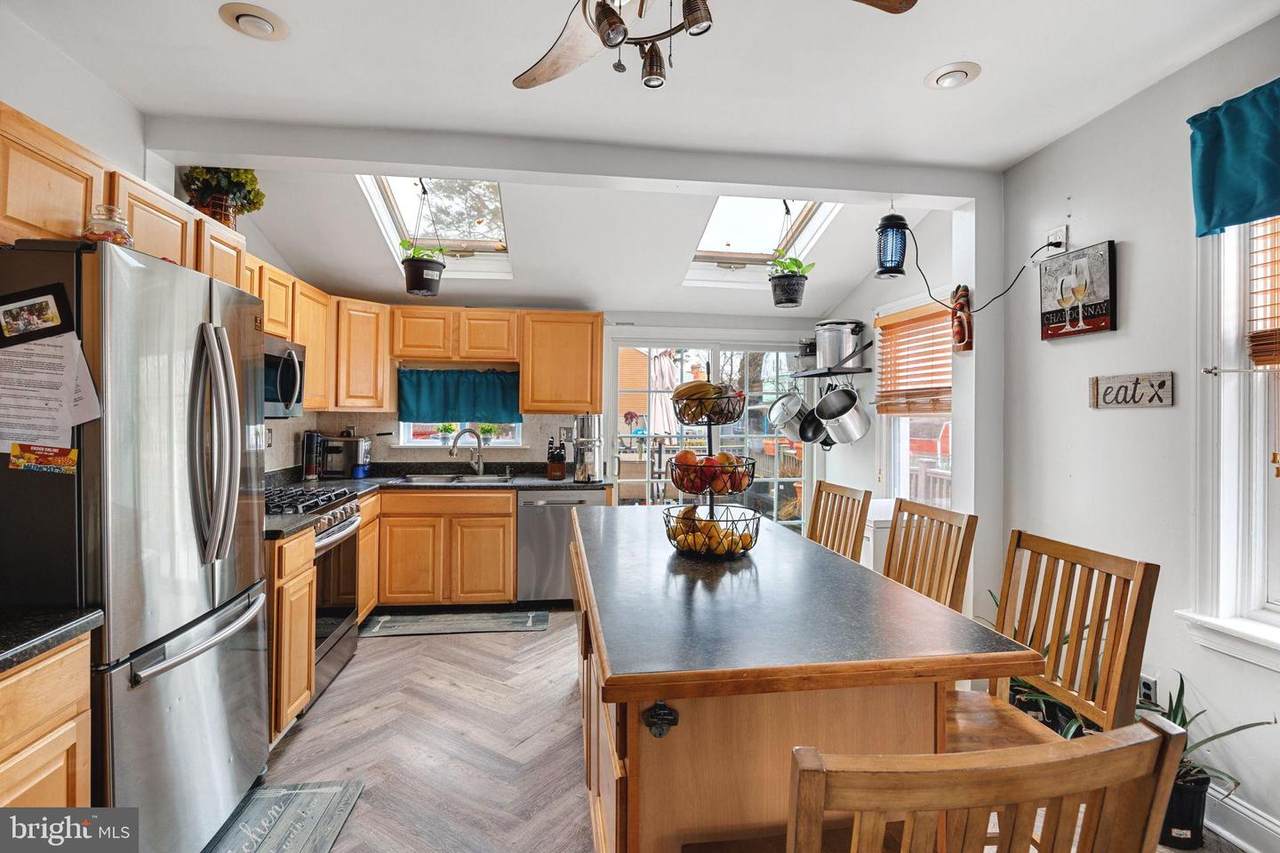 325 Jefferson Avenue - Photo 1