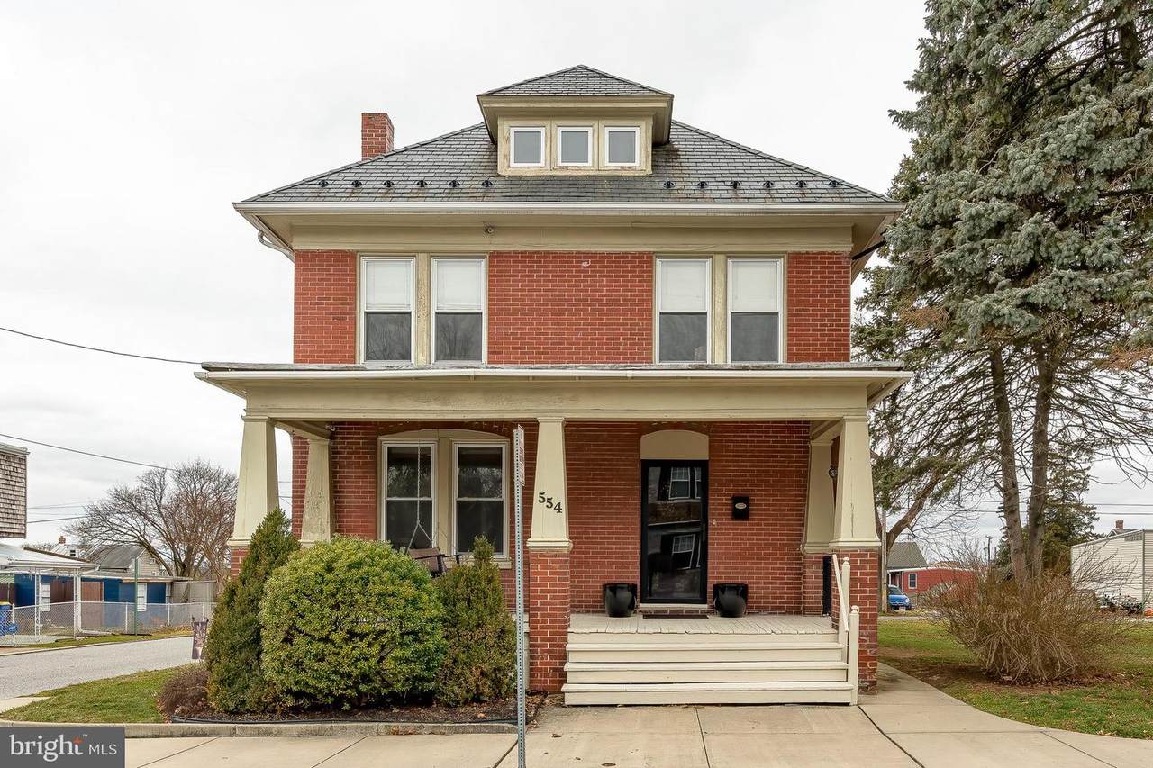 554 Yale Street - Photo 1