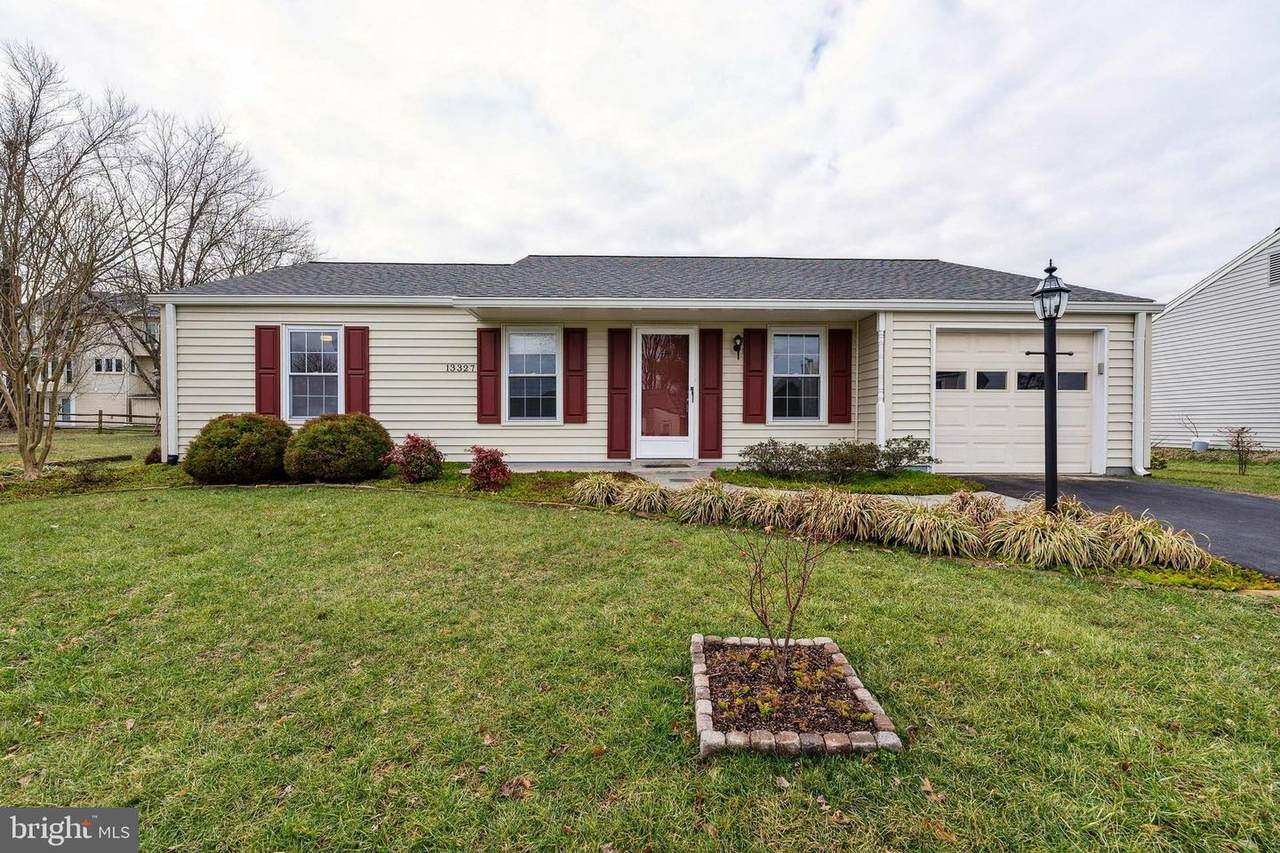 13327 Hollinger Avenue - Photo 1