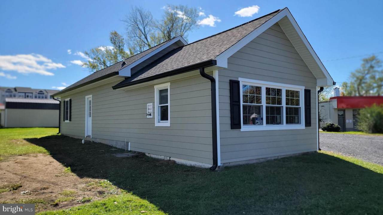 8427 Main Street - Photo 1