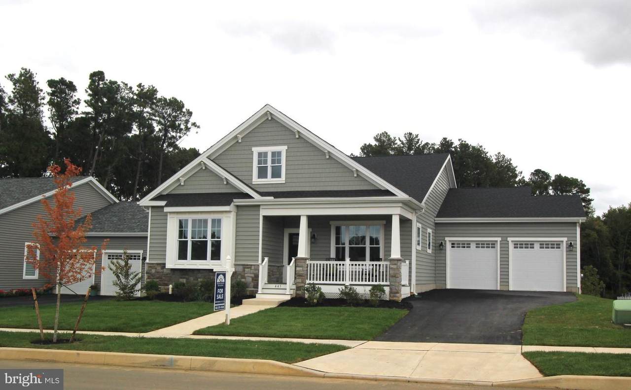 445 Dexter - Photo 1