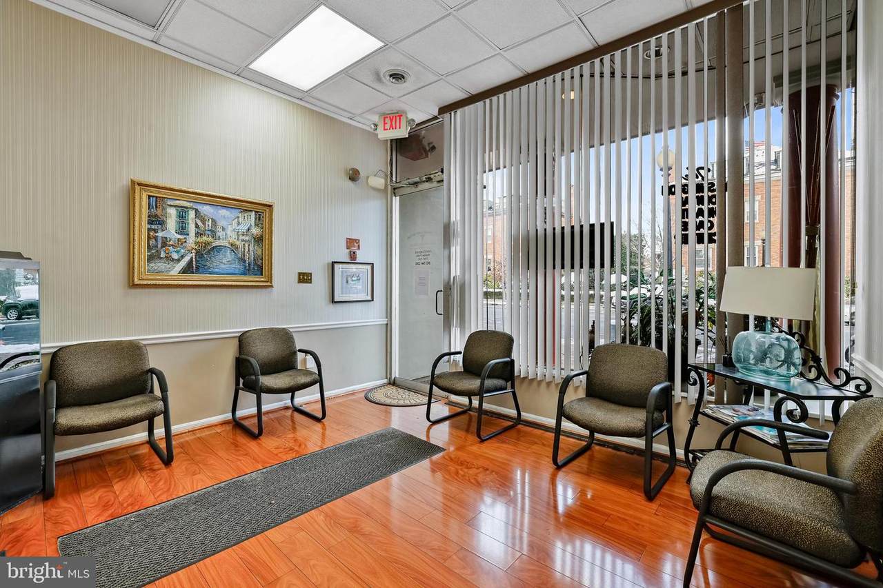 729 8TH Street - Photo 1