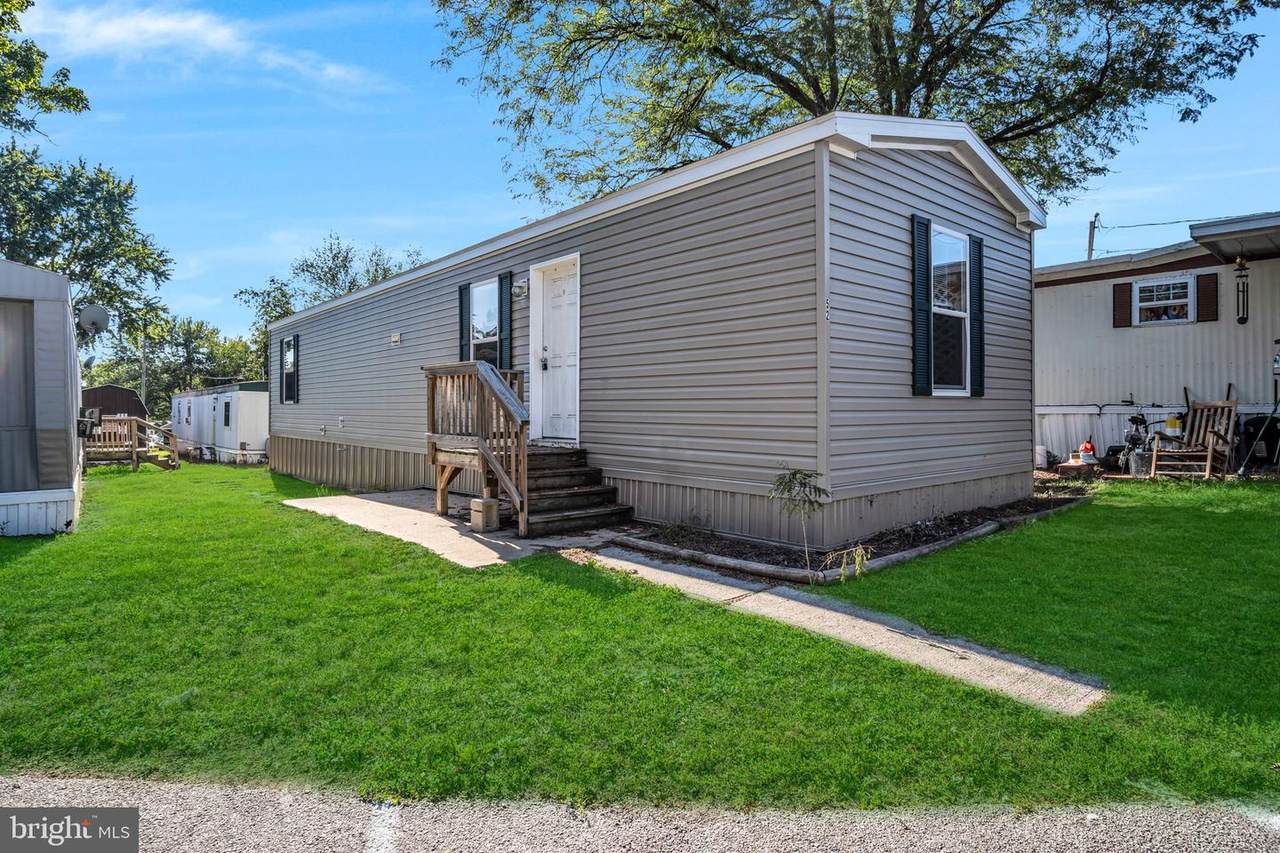 52 Mobile Drive - Photo 1