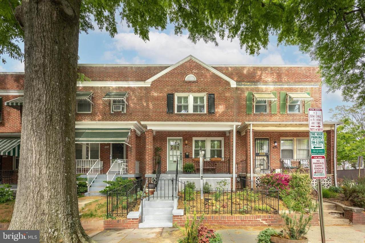 532 21ST Street - Photo 1