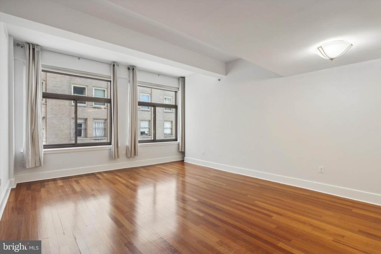 1500 Chestnut Street - Photo 1