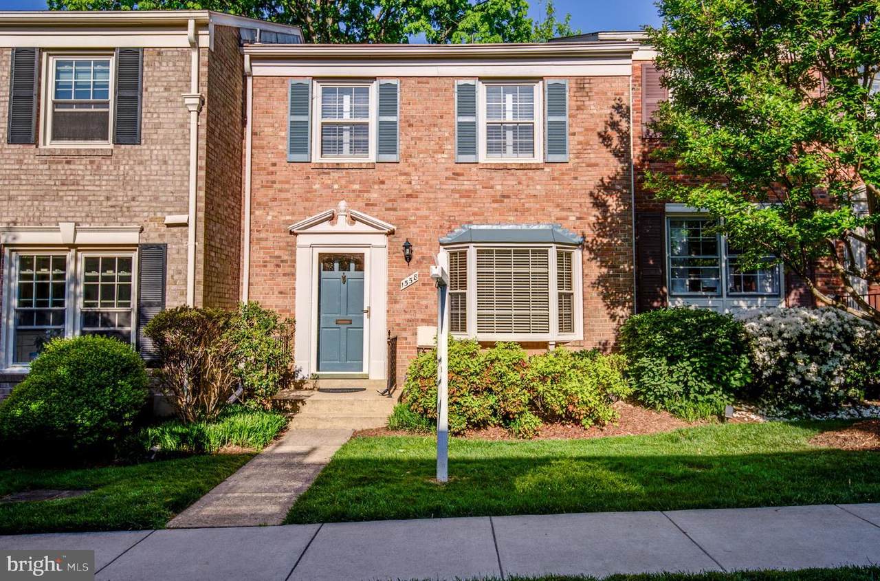 1558 Bruton Court - Photo 1