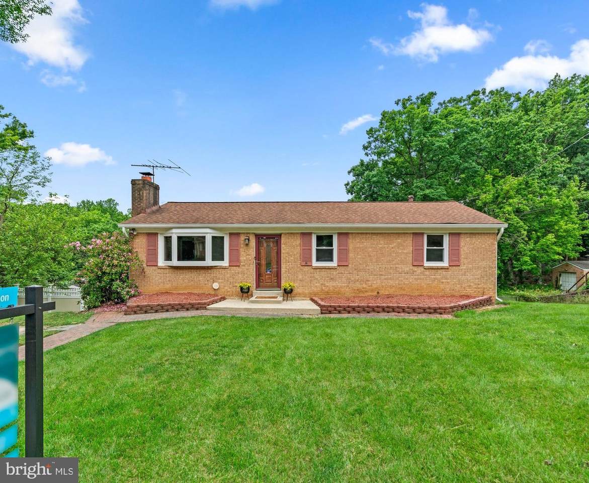 8621 Oakdale Street - Photo 1