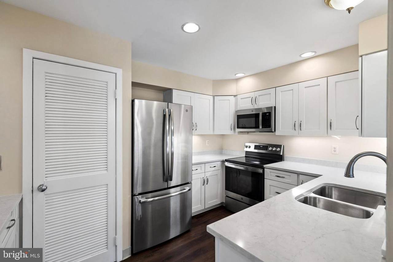 31 Academy Court - Photo 1
