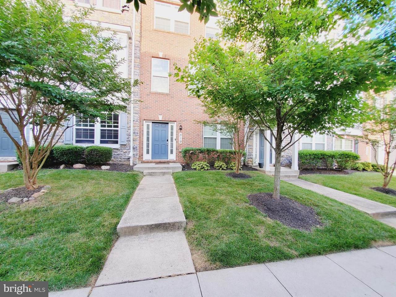 319 Paladium Court - Photo 1