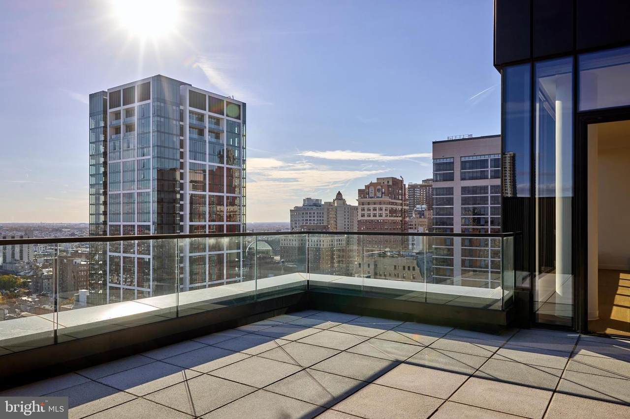 1134 Sansom Street - Photo 1
