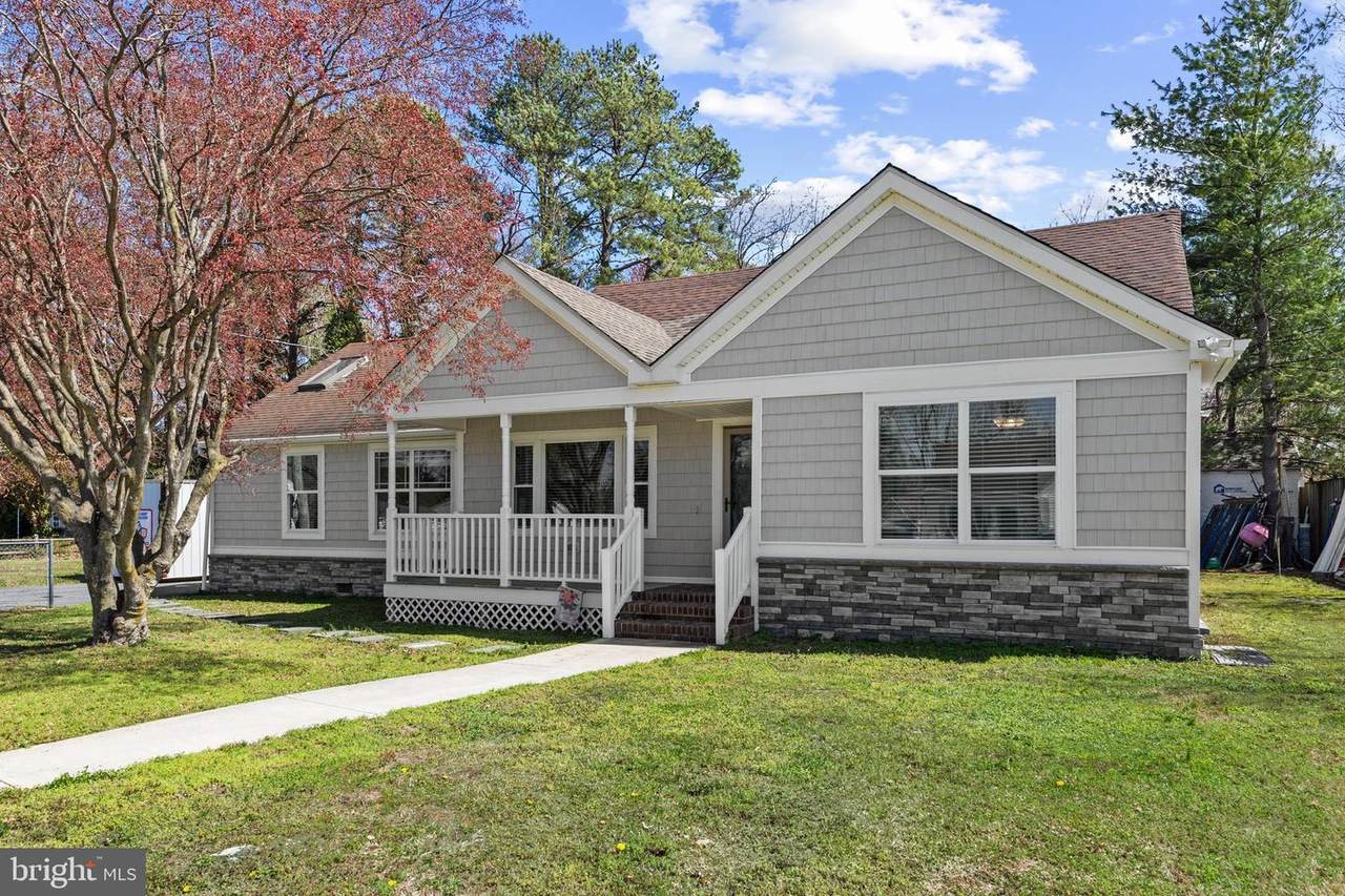 209 Louise Avenue - Photo 1