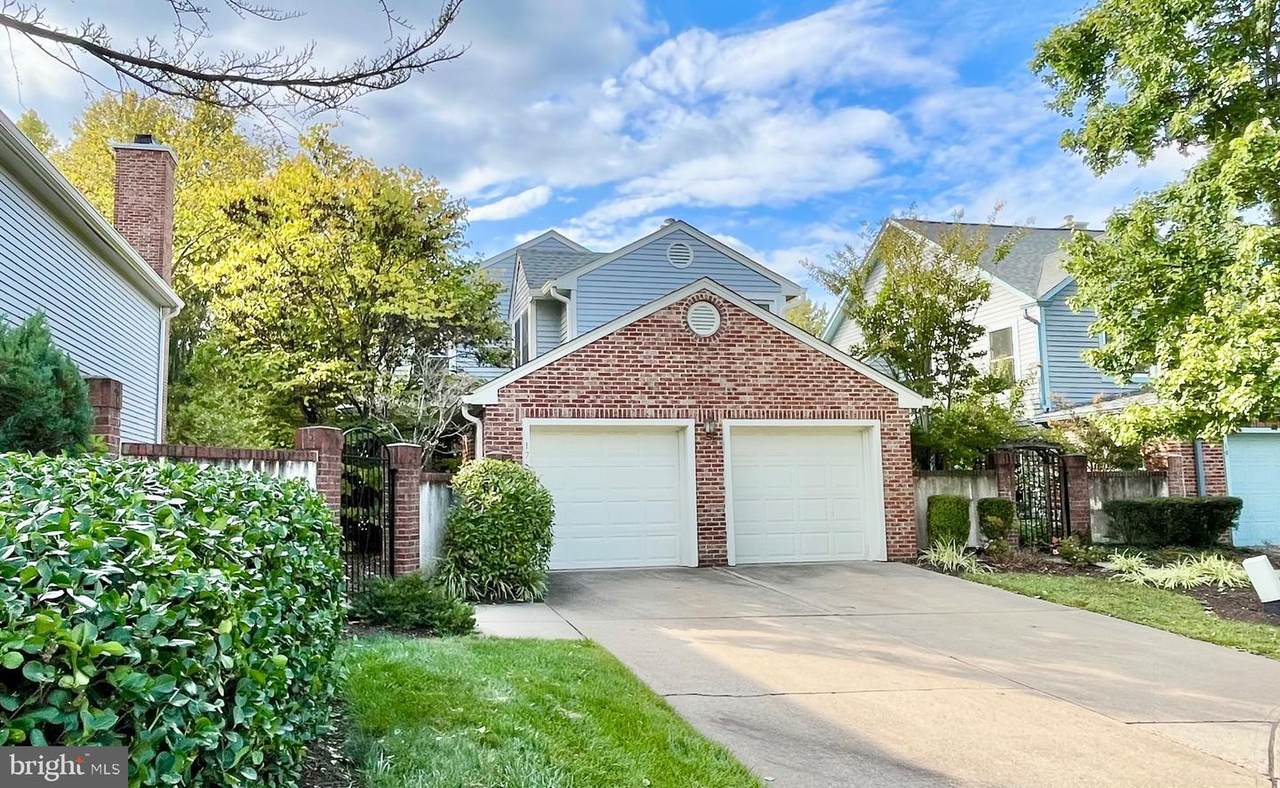 17 Stonebridge Lane - Photo 1