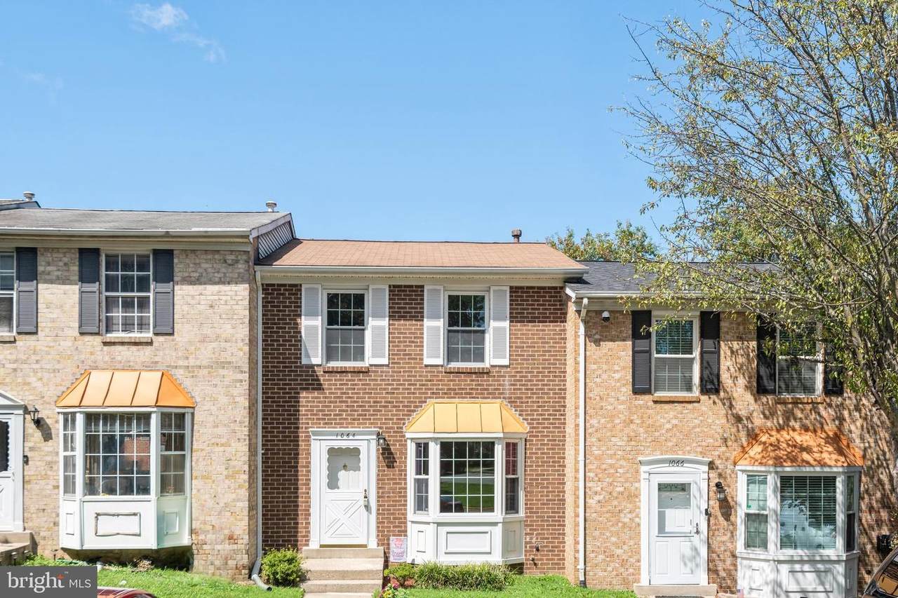 1064 Travis Lane - Photo 1