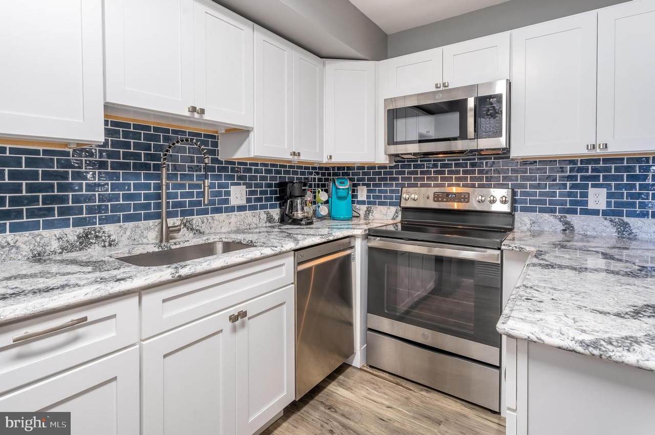 14301 Tunnel Avenue - Photo 1