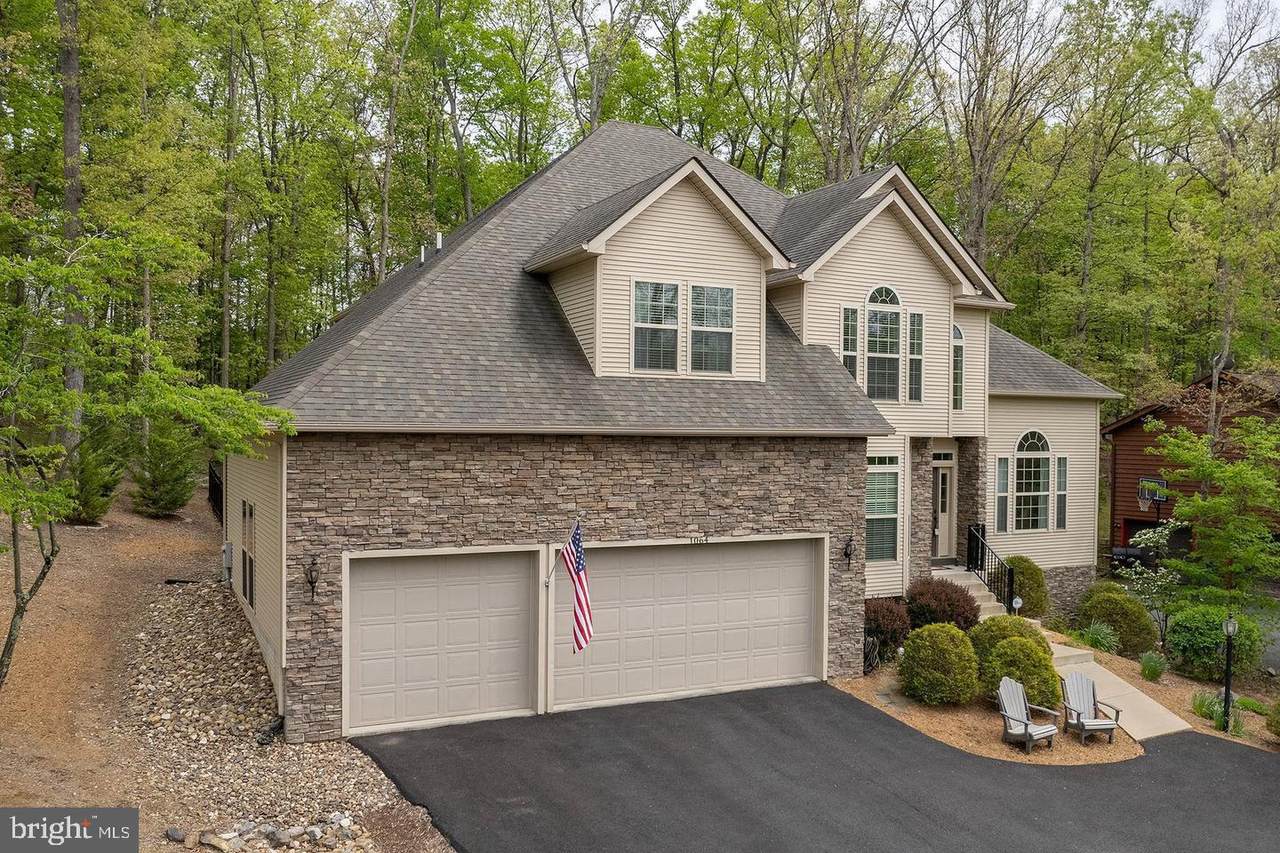 1064 Lakeview Drive - Photo 1