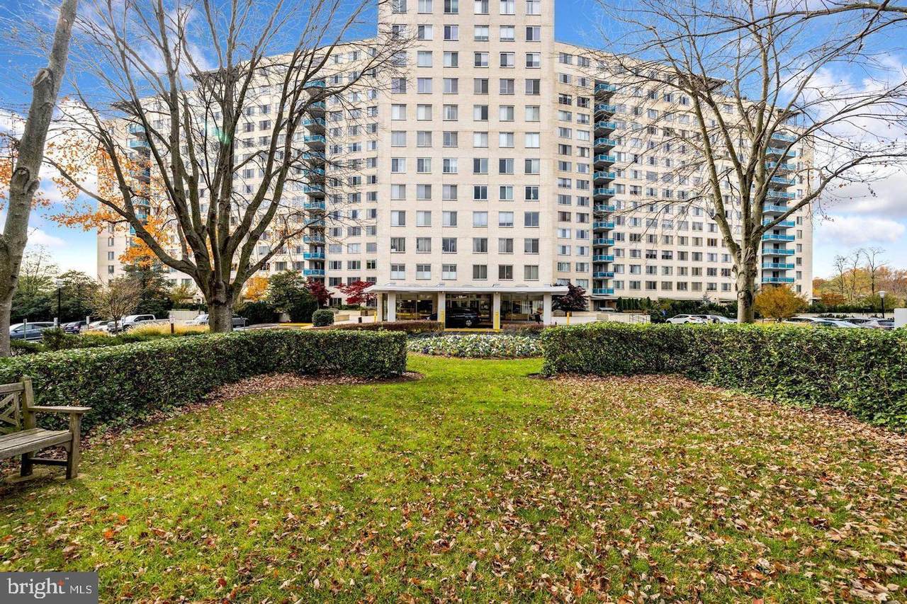 10500 Rockville Pike - Photo 1