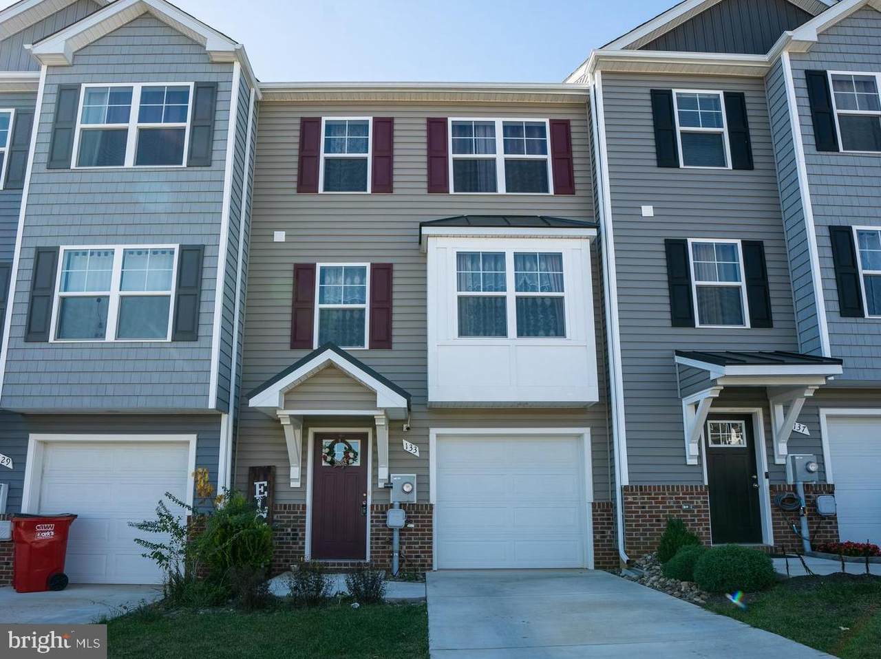 133 Carnes Way - Photo 1