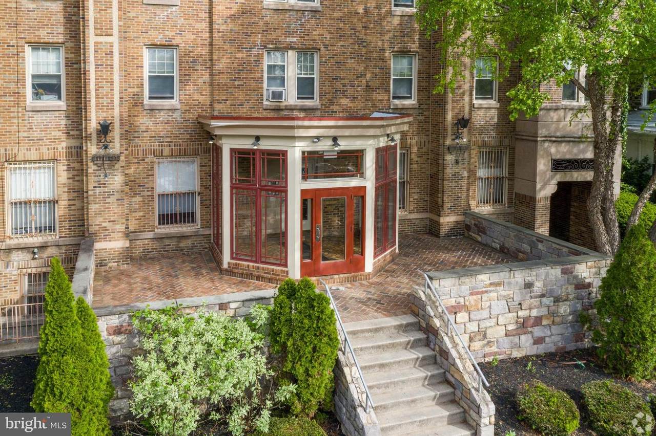 2809 Queen Lane - Photo 1