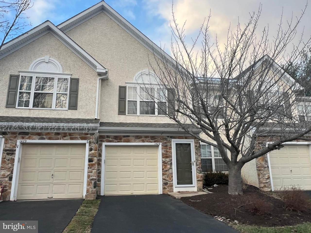 1429 Sweetbriar Drive - Photo 1
