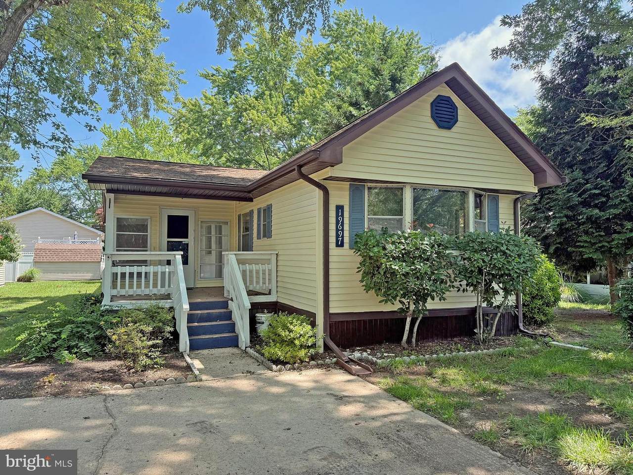 19697 Queen Street - Photo 1