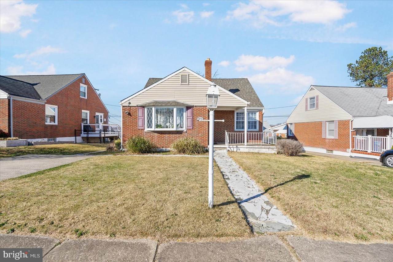 1826 Weyburn Road - Photo 1