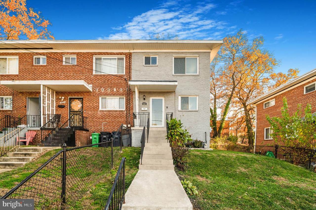 627 Hampton Drive - Photo 1