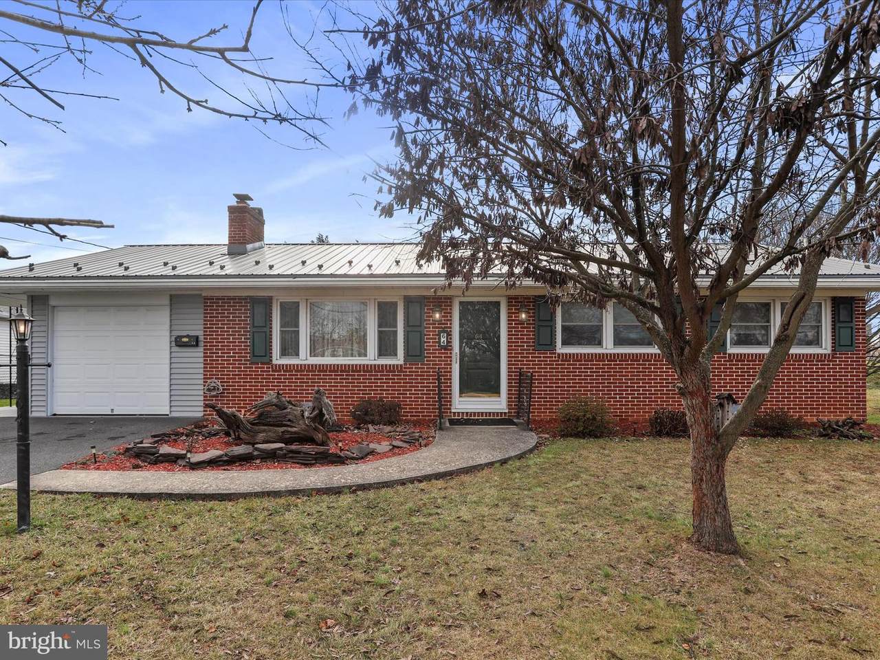 64 Walter Avenue - Photo 1