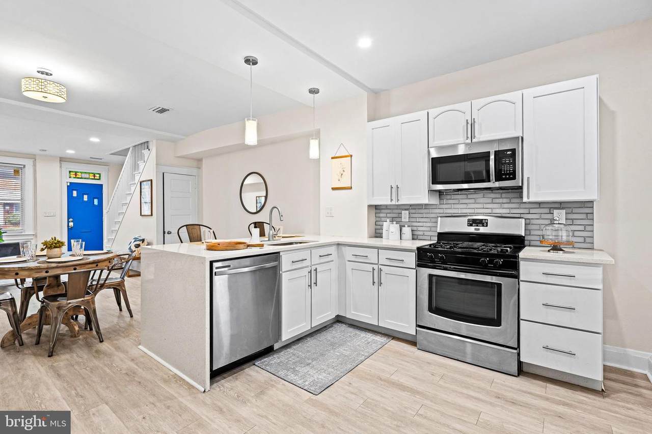 111 N Monastery Avenue - Photo 1