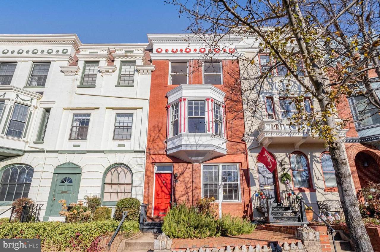 136 E Street - Photo 1