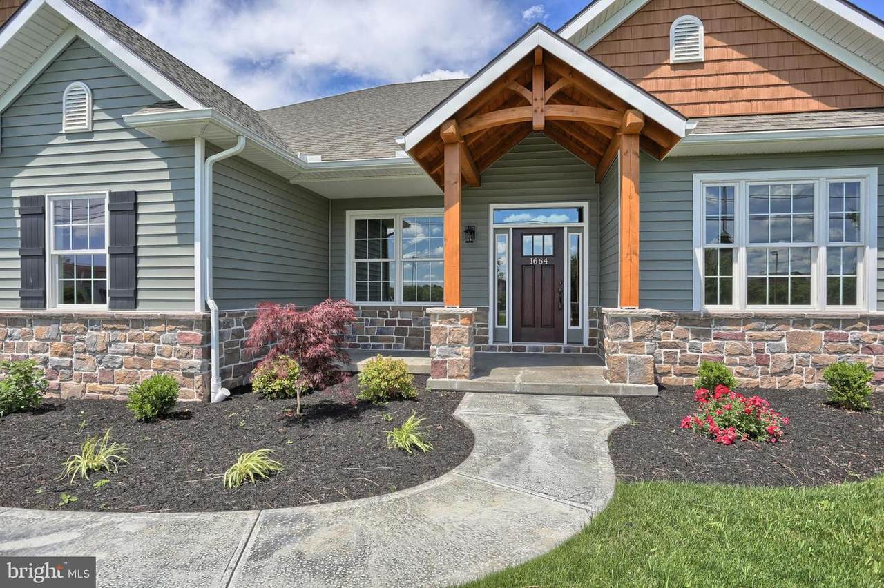 022 Rolling Meadow Rd - Photo 1