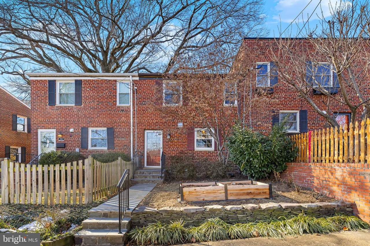 2916 Sycamore Street - Photo 1