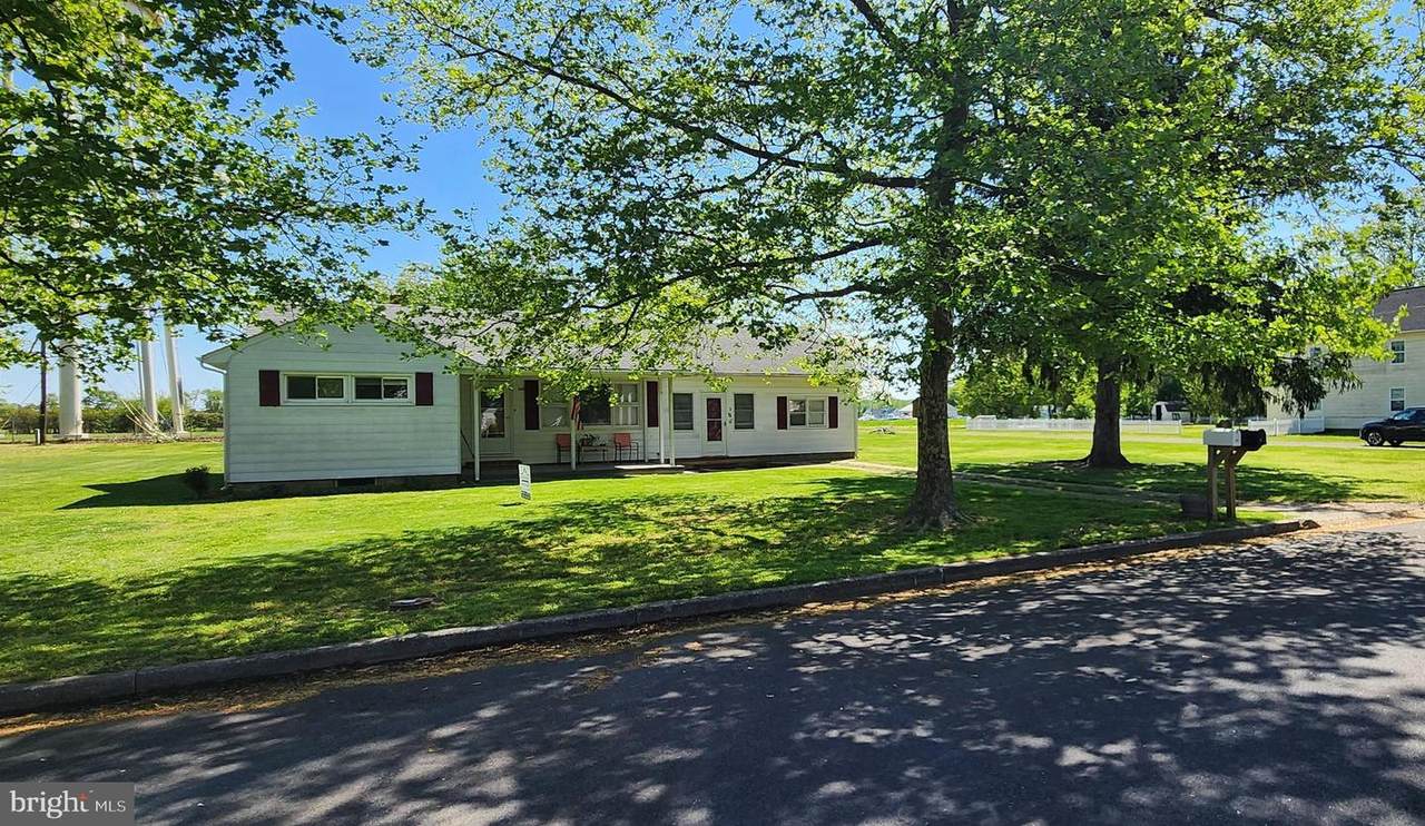 306 Sunrise Avenue - Photo 1