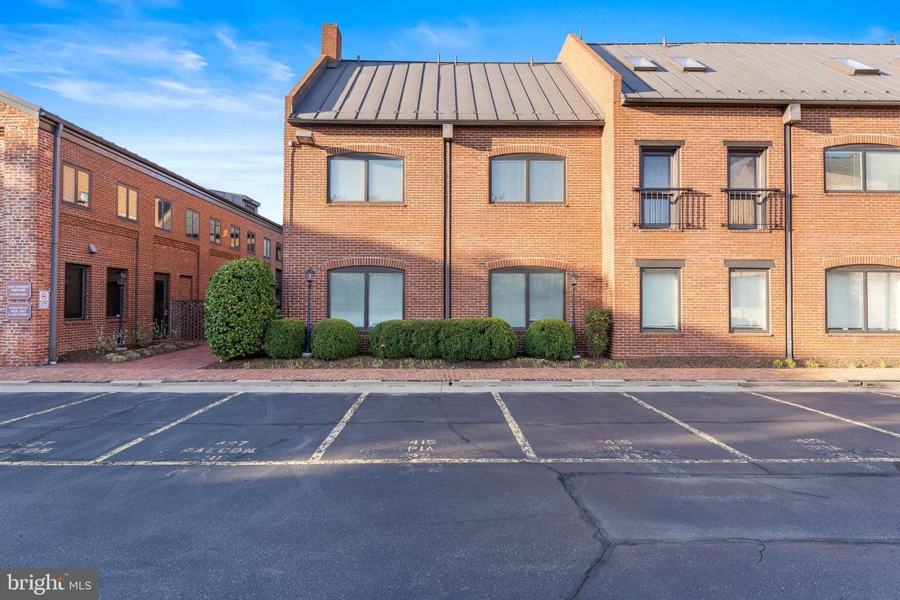 423 Lee Street - Photo 1