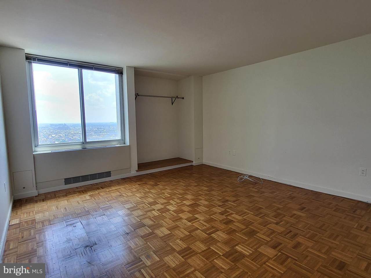 604-36 Washington Square - Photo 1