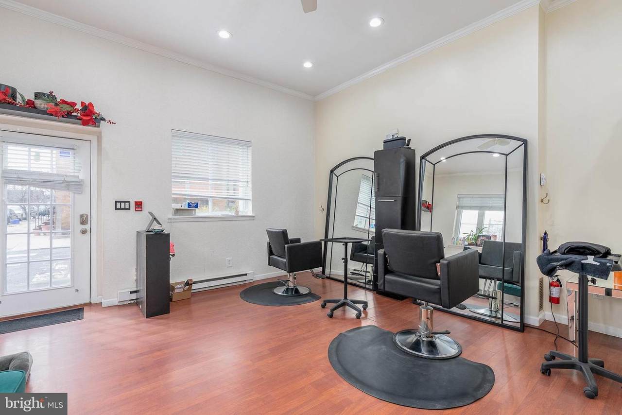 2501 Carpenter Street - Photo 1