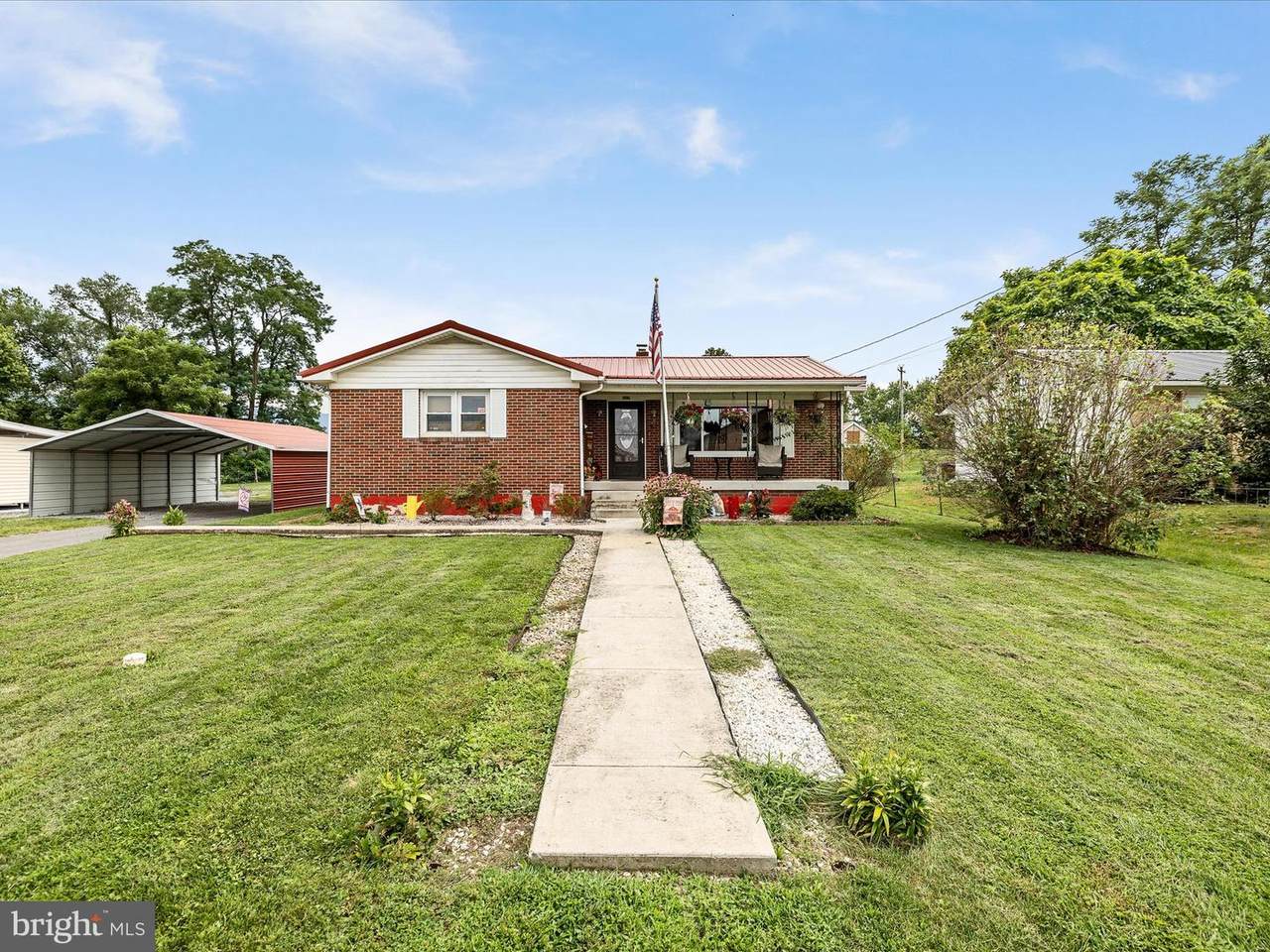 207 Clements Street - Photo 1