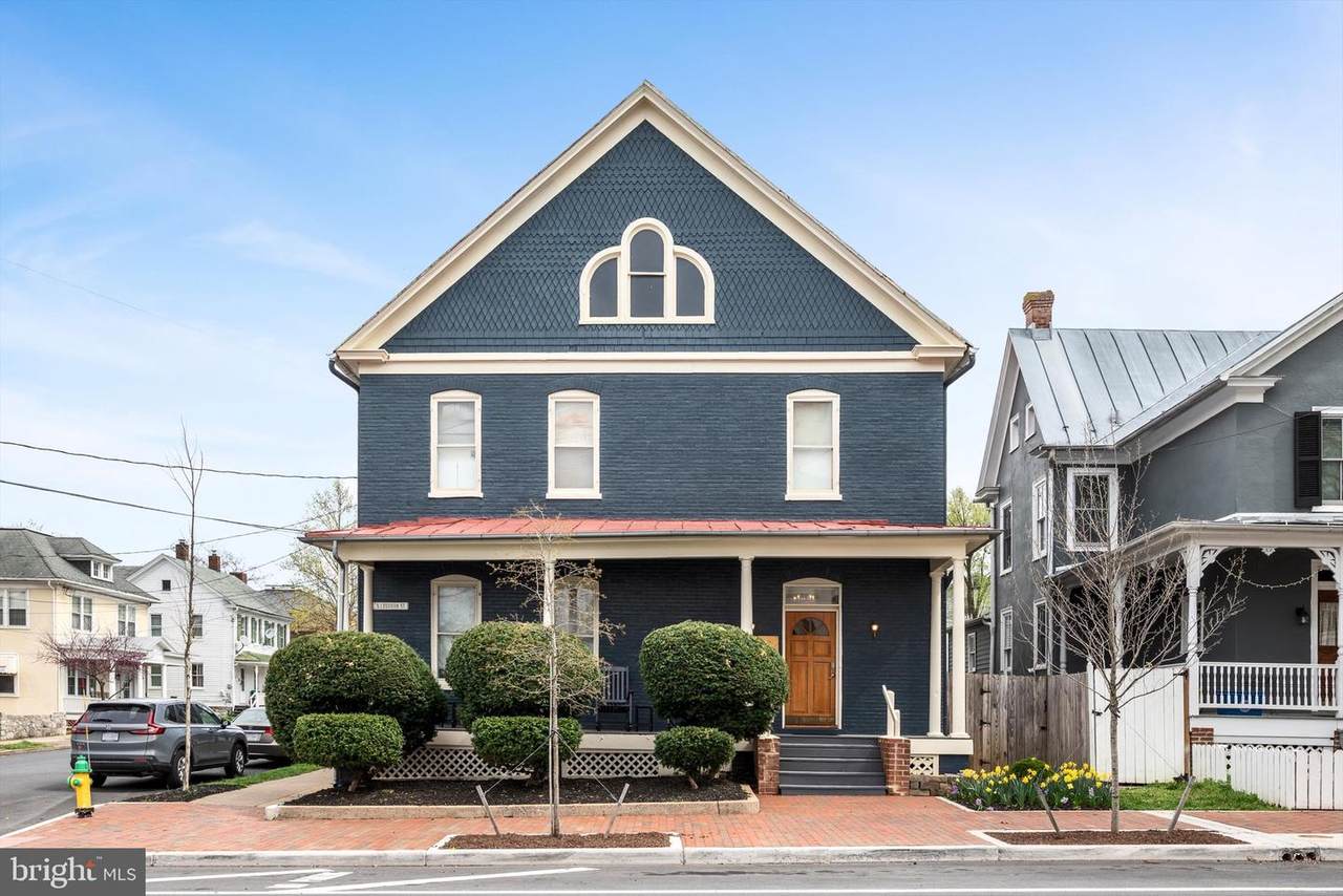 402 Loudoun Street - Photo 1