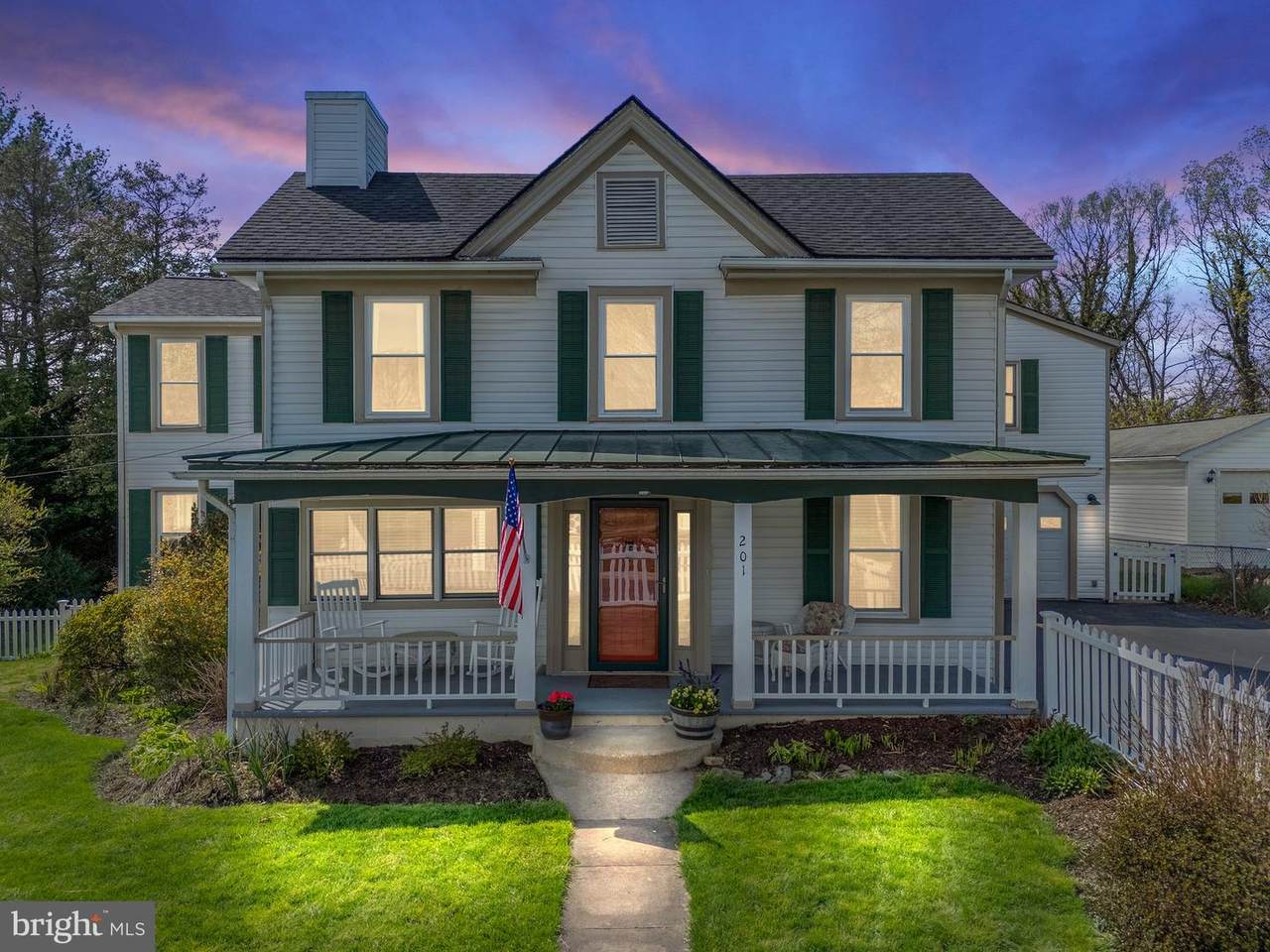 201 33RD Street - Photo 1