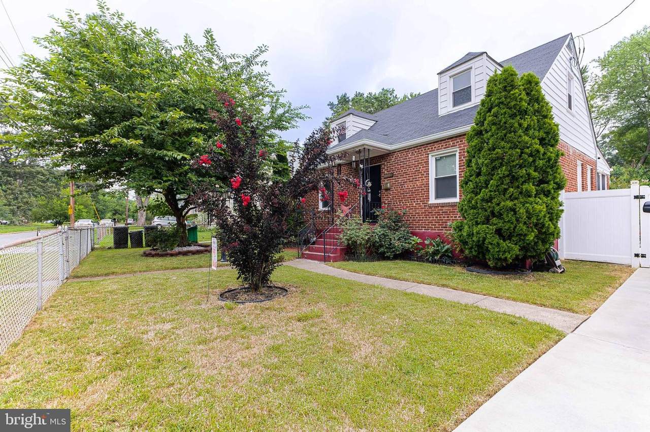 3903 73RD Avenue - Photo 1
