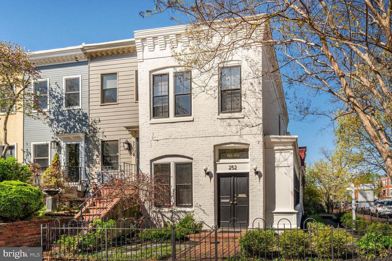 252 10TH Street - Photo 1