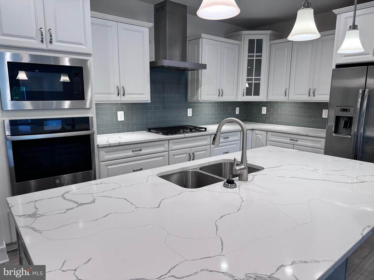 1000 Herons Nest Way - Photo 1