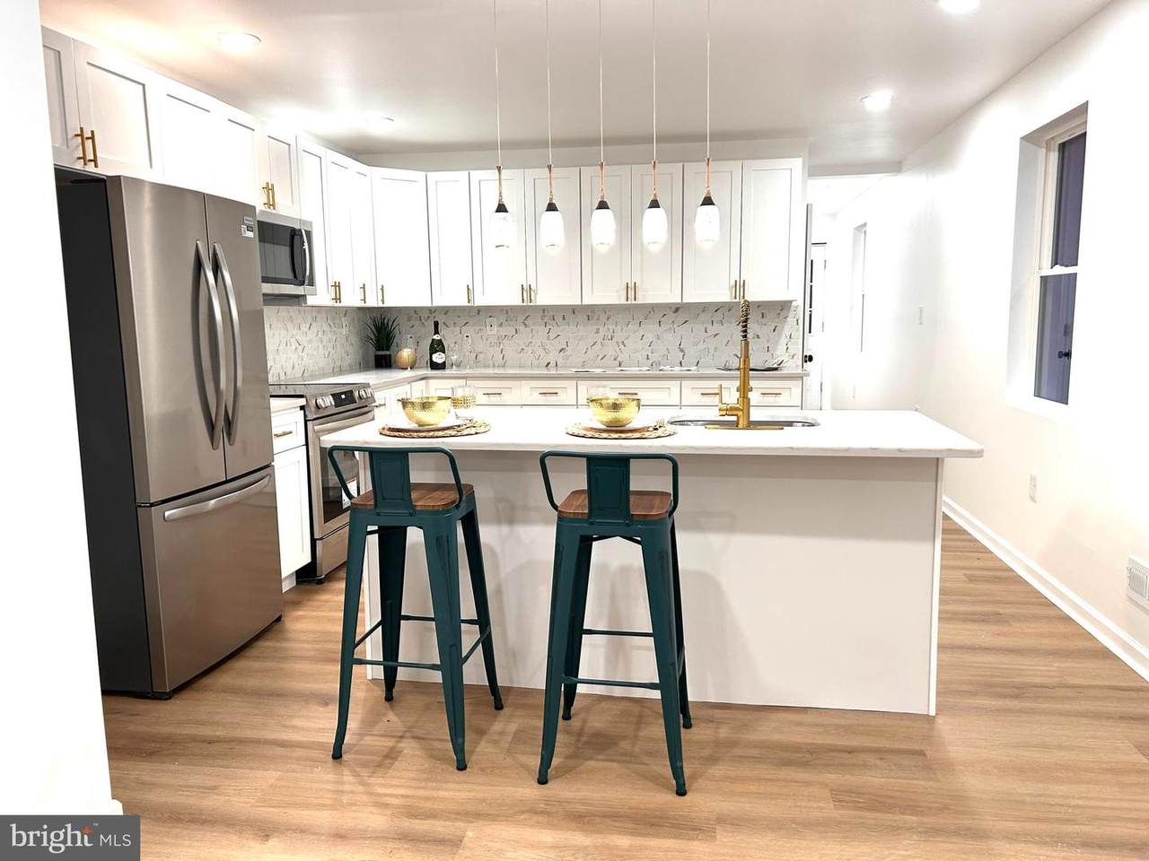 580 Bath Street - Photo 1