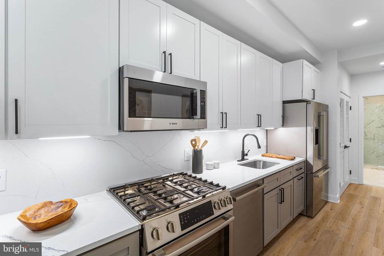 1229 King Street - Photo 1