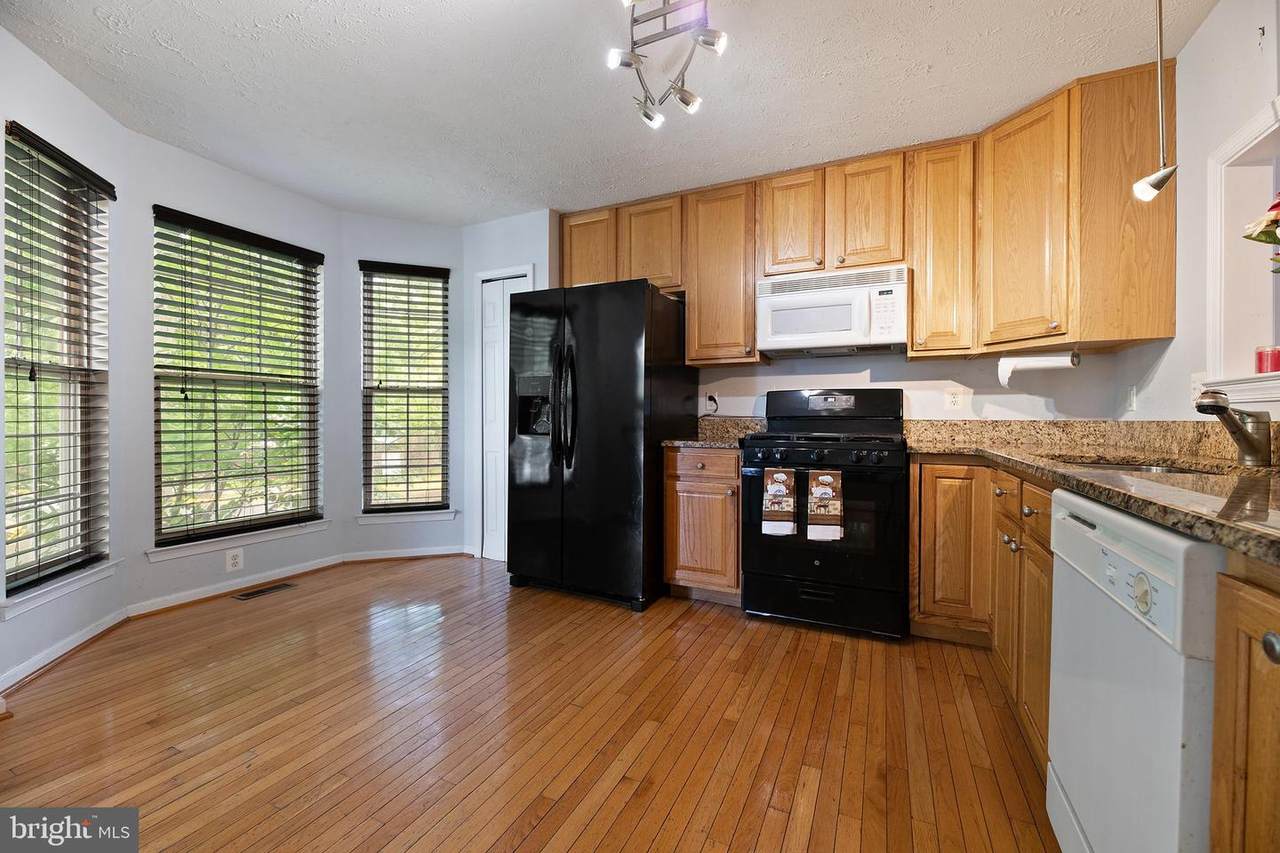 https://bt-photos.global.ssl.fastly.net/brightmls/1280_boomver_2_803775460396-2.jpg