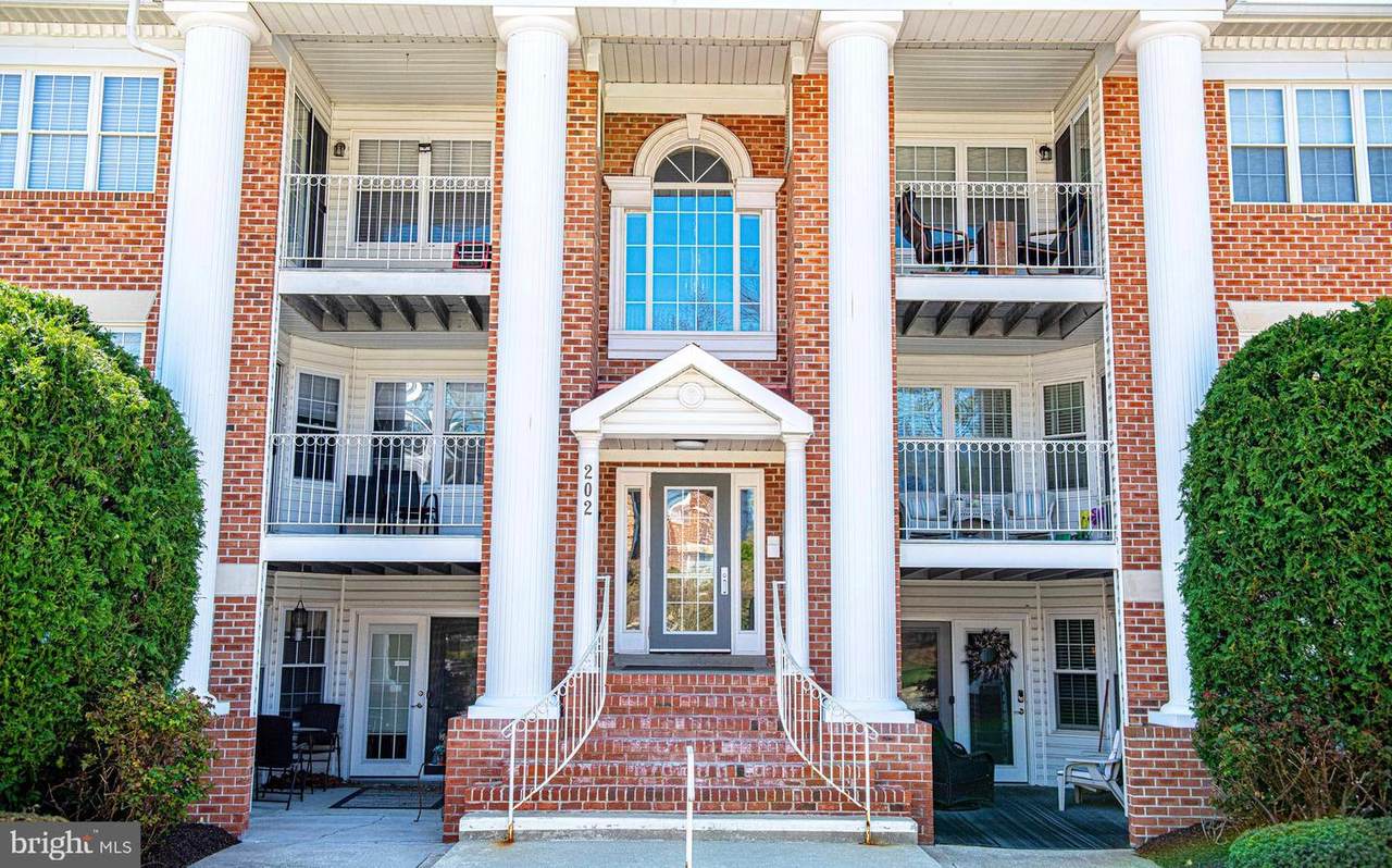 202 Burkwood Court - Photo 1