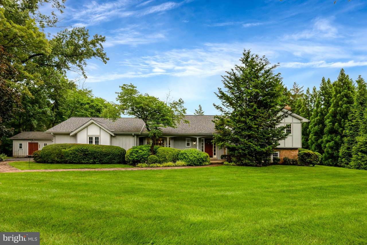 1013 Wilhelm Drive - Photo 1