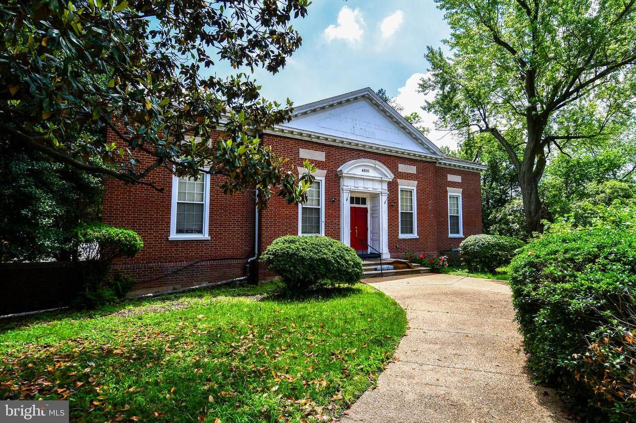 4800 31ST Street - Photo 1