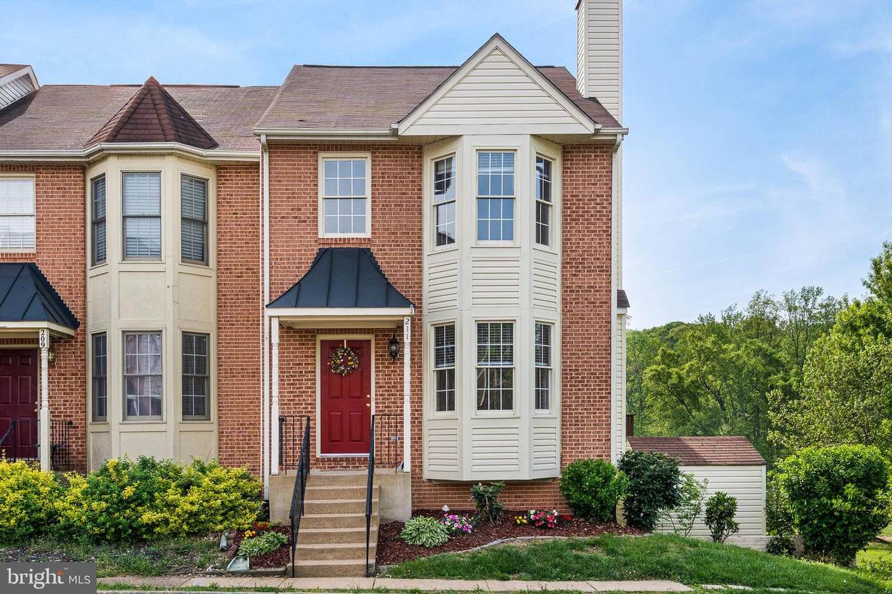 211 Barrie Place - Photo 1