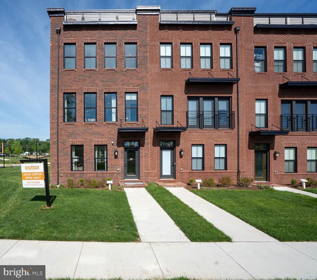 42104 Hazel Grove Terrace - Photo 1