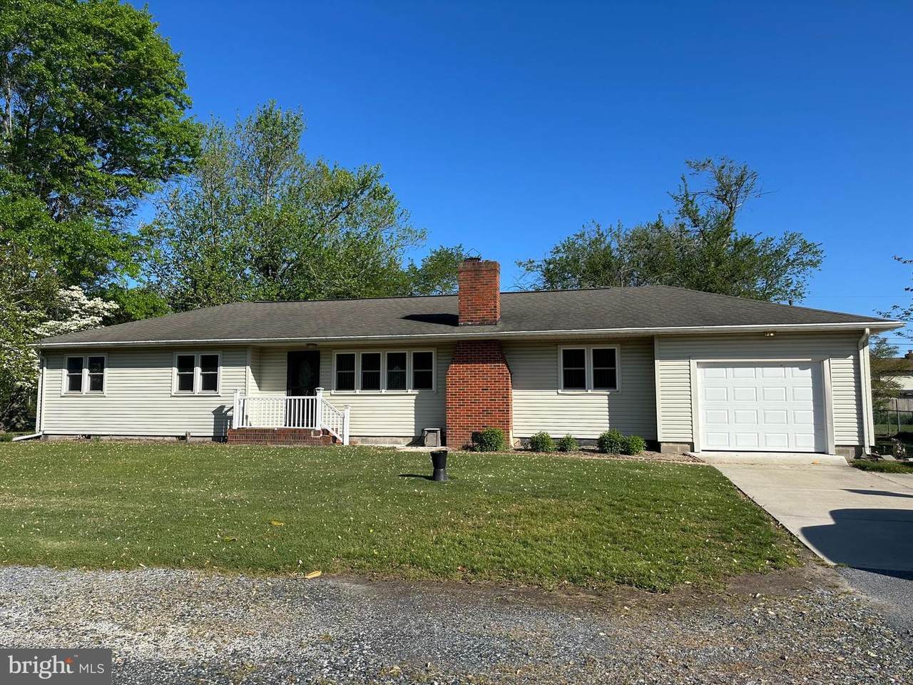205 Lewis Drive - Photo 1